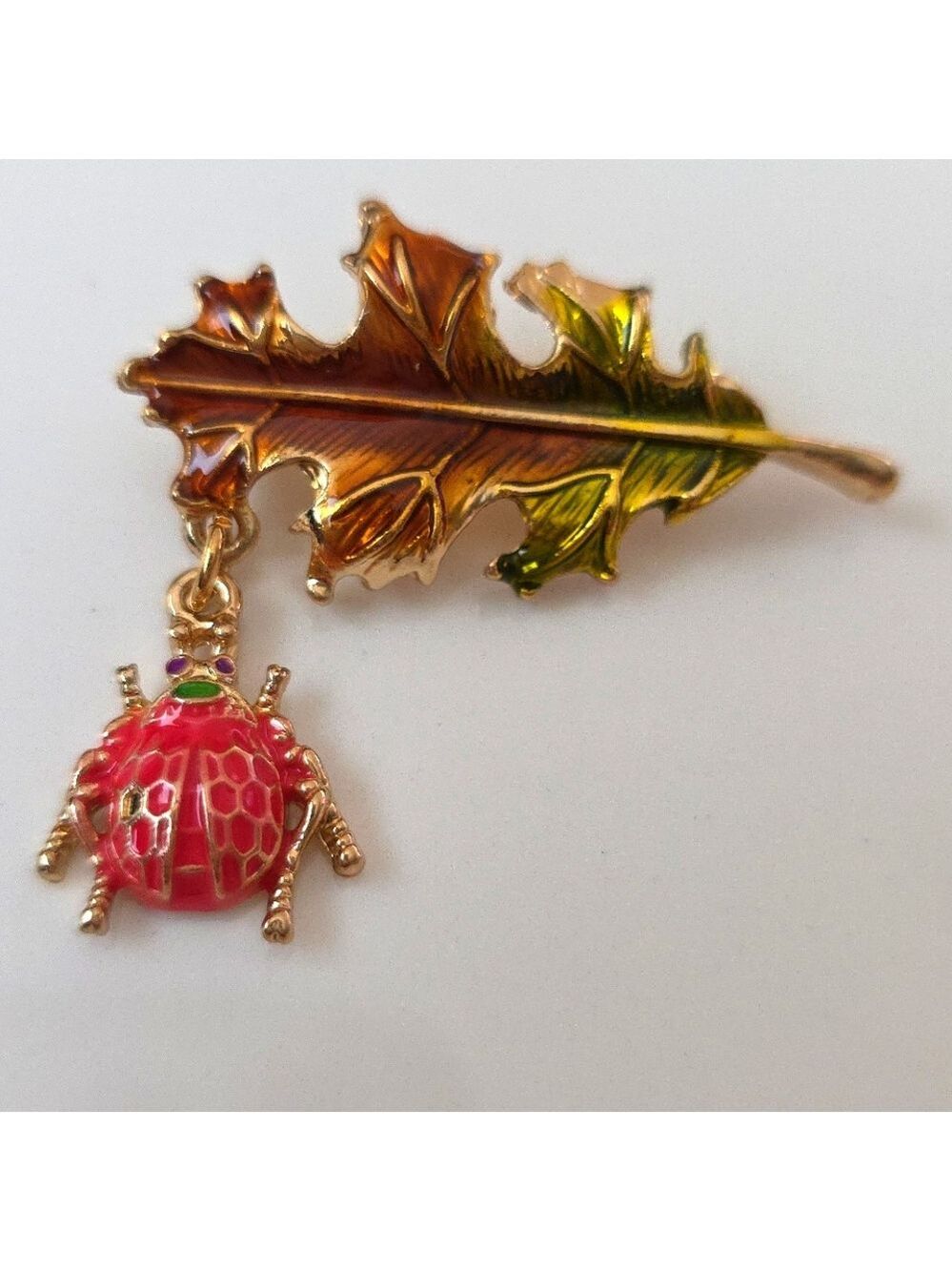 LEAF AND Dangle Lady Bug 🐞  Brooch BRB